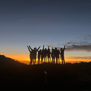 Tenerife: Aventura al Atardecer en el Teide con Picnic sobre las Nubes