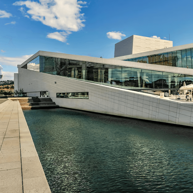 Oslo: City Tour & Traditional Norwegian Lunch with a Chef